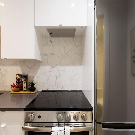 Palms Little Italy Studio With Full Bathroom By Denstays Montreal Exteriér fotografie