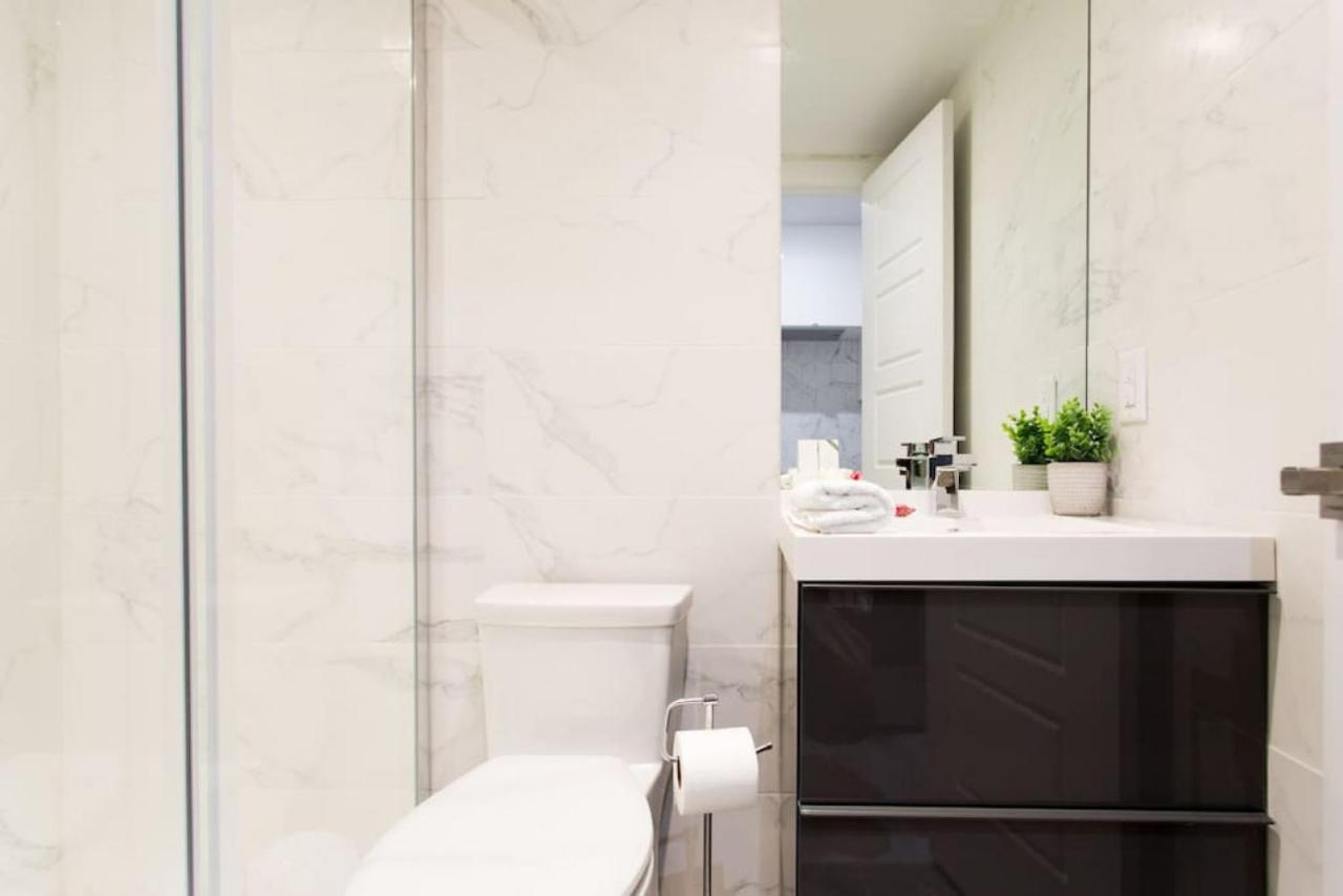 Palms Little Italy Studio With Full Bathroom By Denstays Montreal Exteriér fotografie