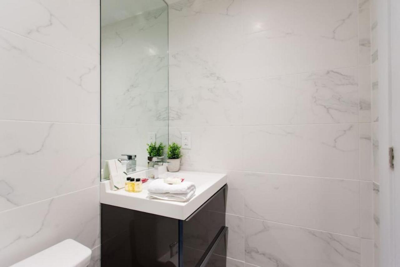 Palms Little Italy Studio With Full Bathroom By Denstays Montreal Exteriér fotografie