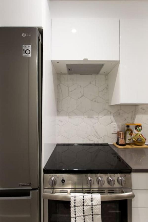 Palms Little Italy Studio With Full Bathroom By Denstays Montreal Exteriér fotografie