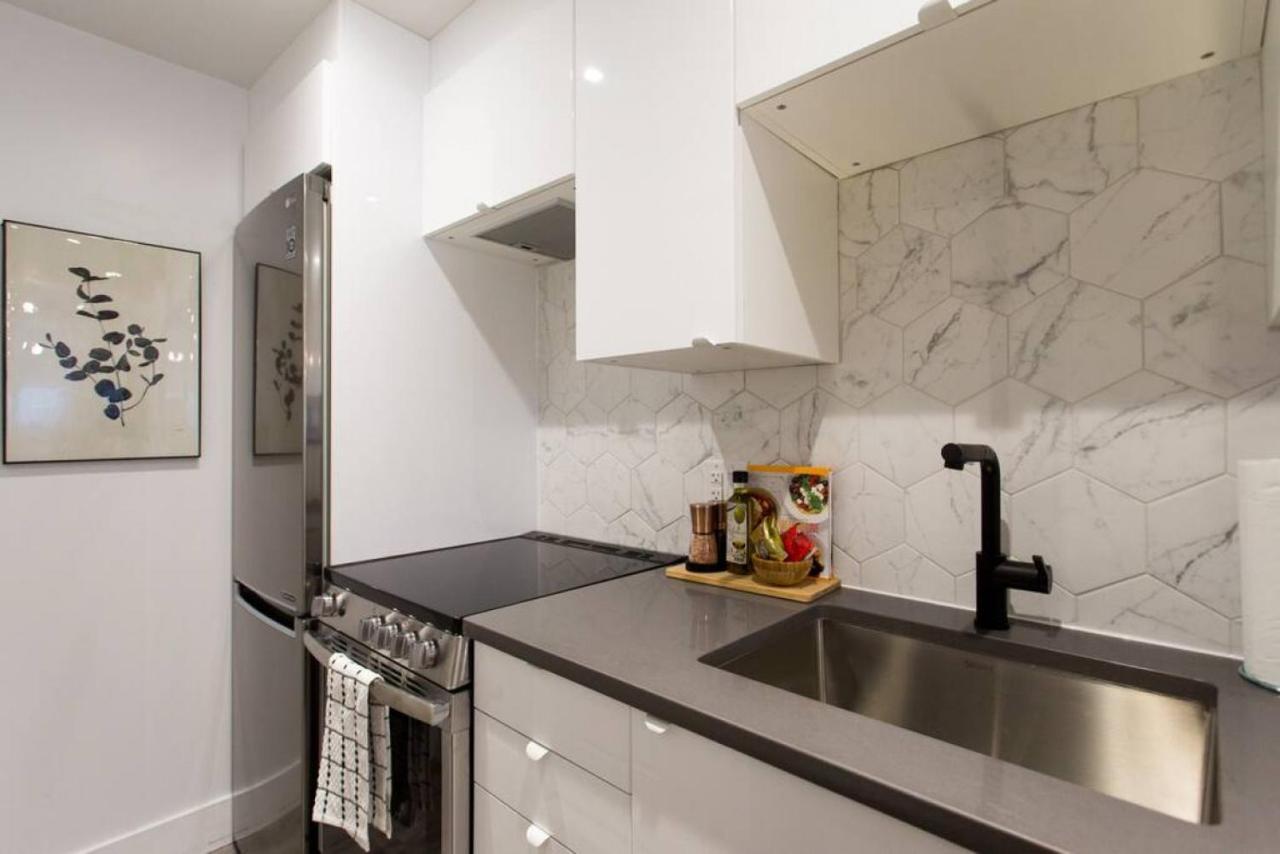 Palms Little Italy Studio With Full Bathroom By Denstays Montreal Exteriér fotografie